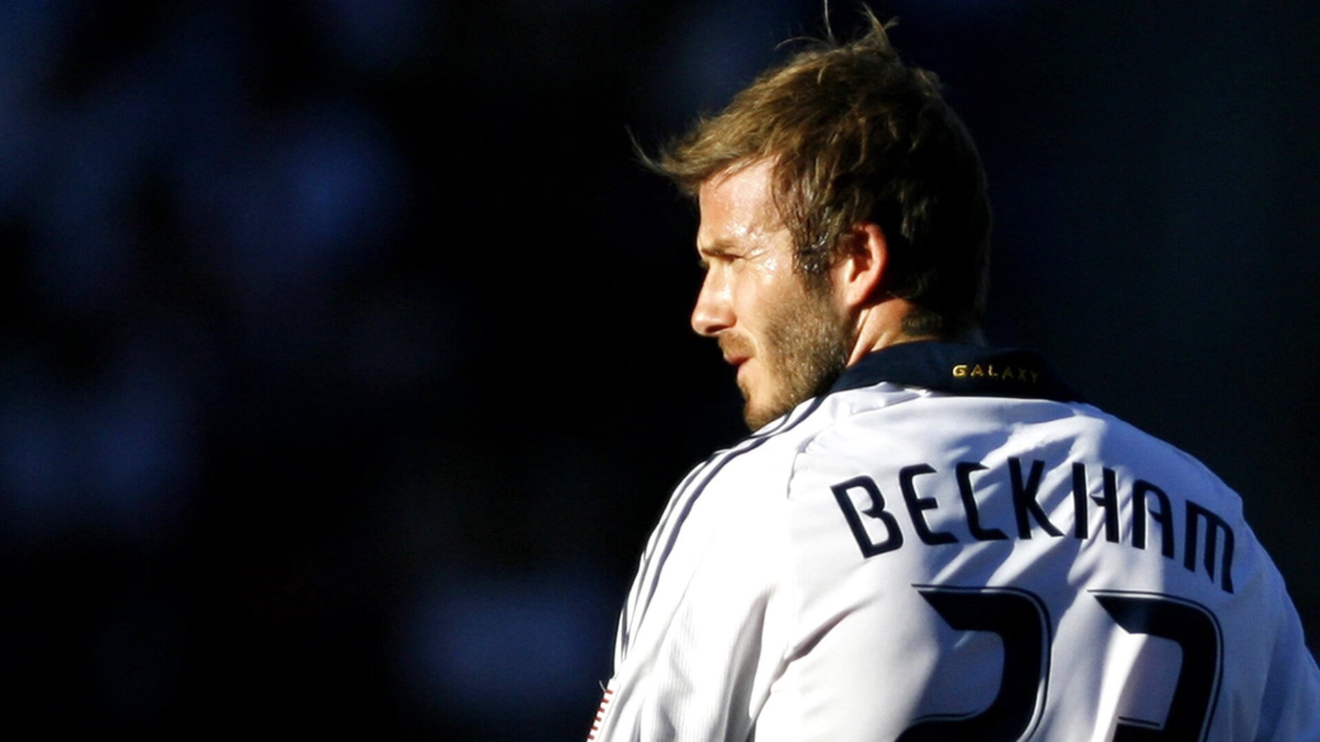 皇家马德里客场3-0完胜莱加内斯，积分紧追巴萨，皇家马德里队